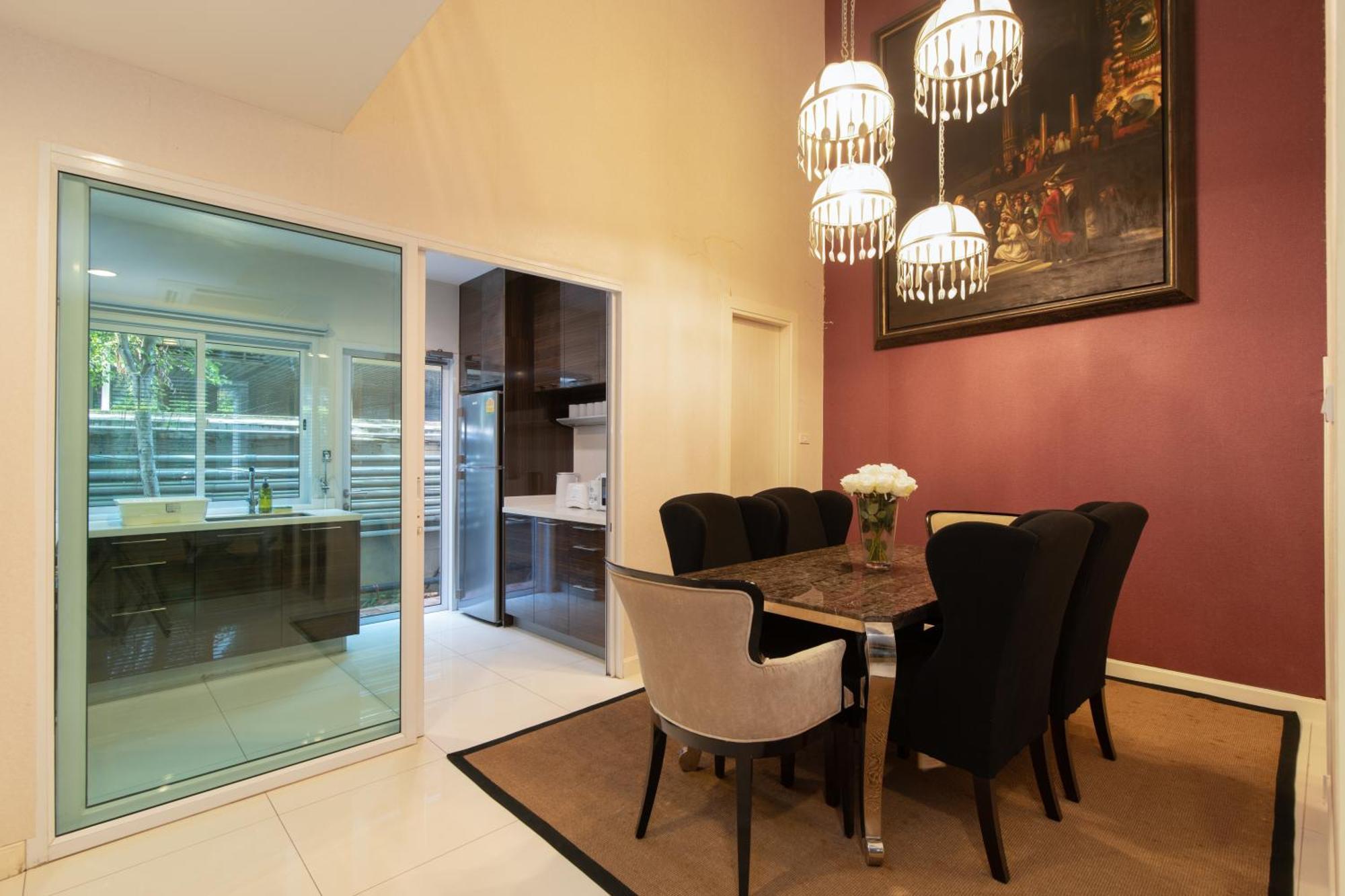 Inhome Luxury By Kitty Biệt thự Bangkok